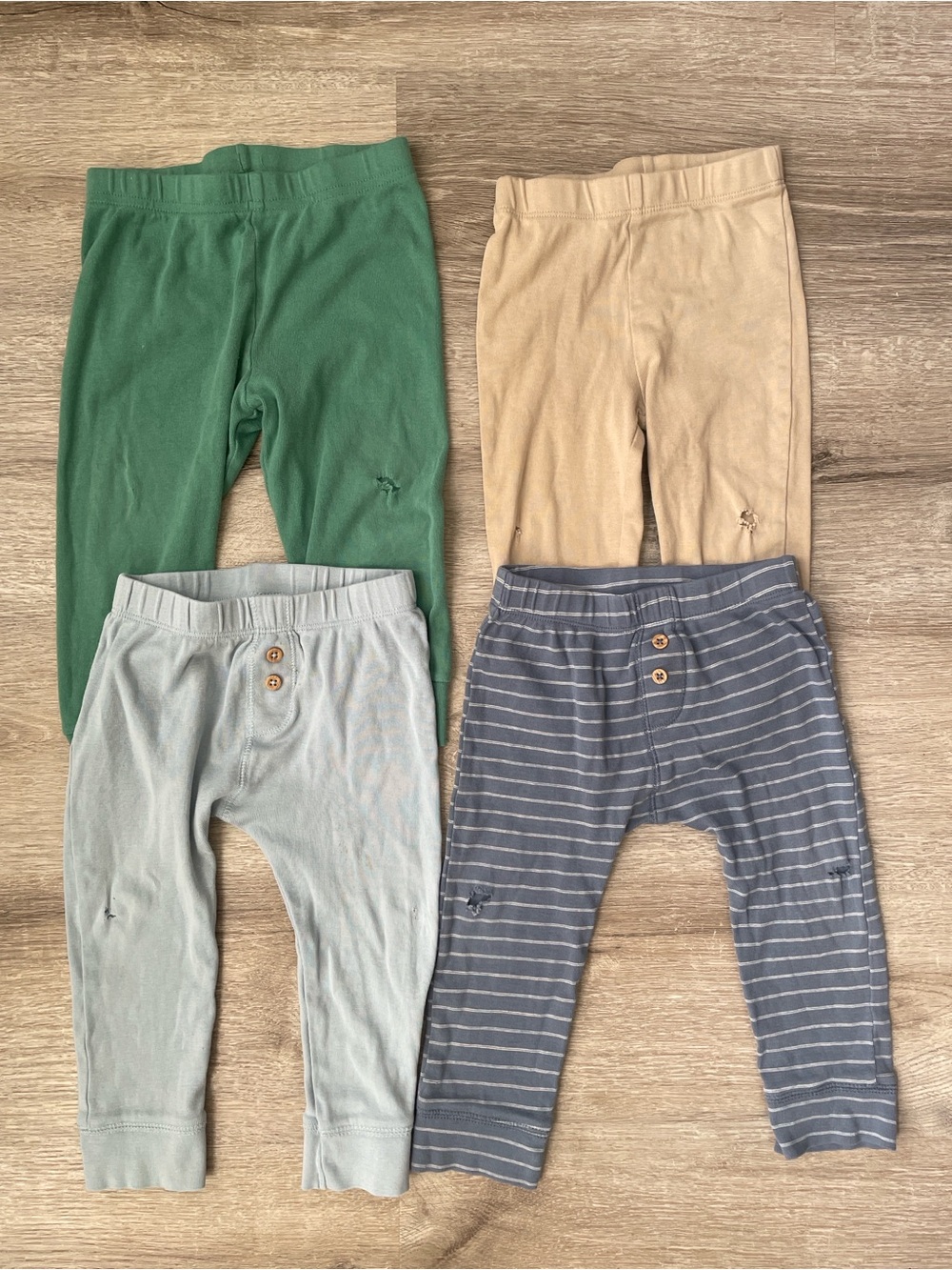 Carter’s bottoms bundle size 18 months - Picture 3 of 4